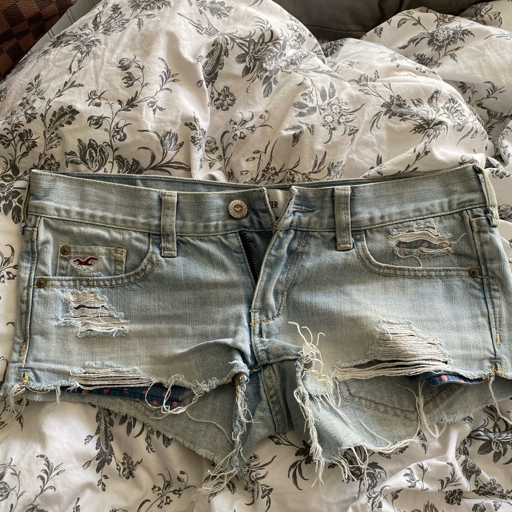 Super cute Hollister shorts!
